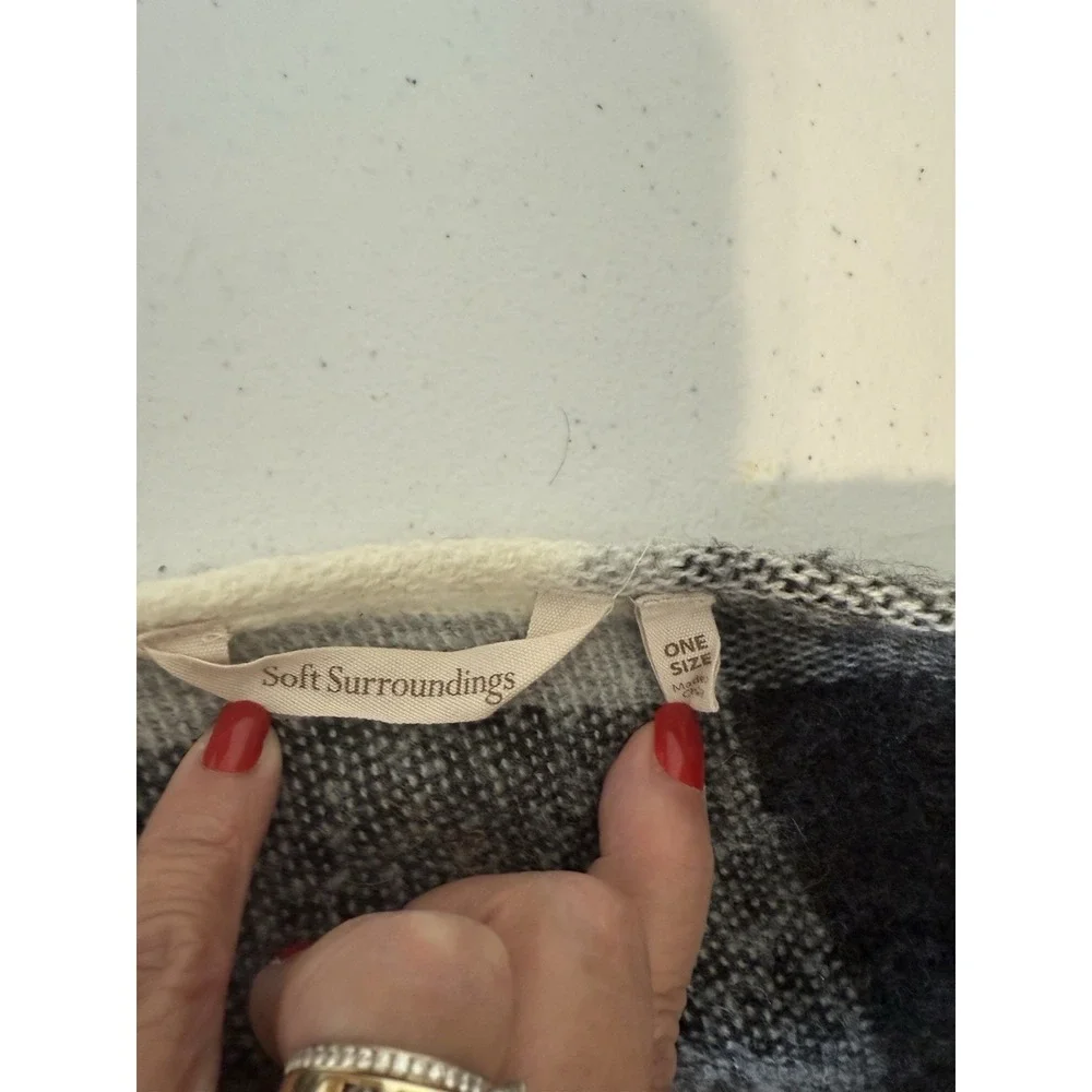 Soft Surroundings Plaid Fringe Poncho Wrap One Size Black‎ White Gray Check Cape